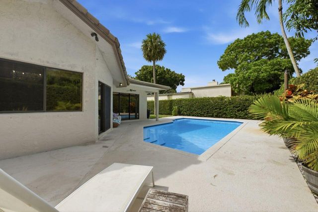 2719 Oak Tree Lane, Oakland Park, FL 33309