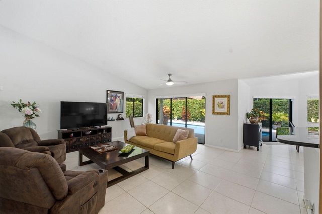 2719 Oak Tree Lane, Oakland Park, FL 33309