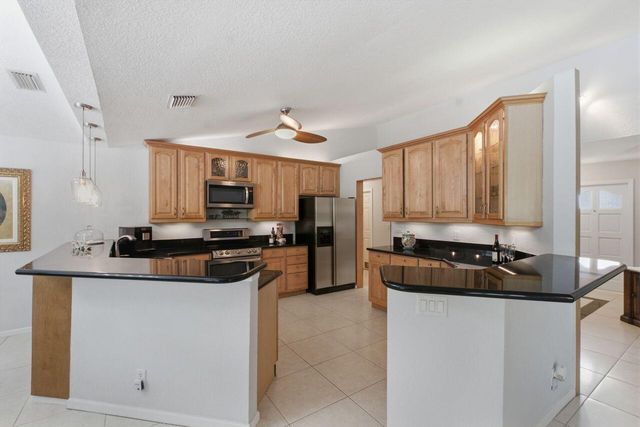 2719 Oak Tree Lane, Oakland Park, FL 33309
