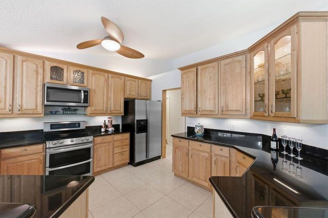 2719 Oak Tree Lane, Oakland Park, FL 33309