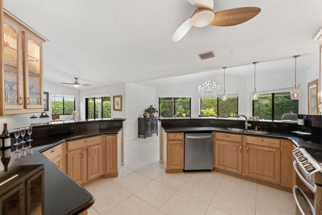 2719 Oak Tree Lane, Oakland Park, FL 33309