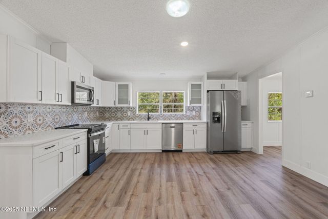 104 COUNTRY LIVING Road, Melrose, FL 32666