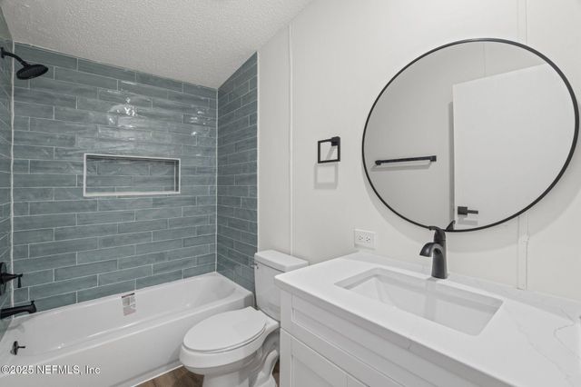 104 COUNTRY LIVING Road, Melrose, FL 32666