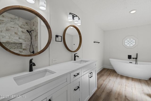 104 COUNTRY LIVING Road, Melrose, FL 32666