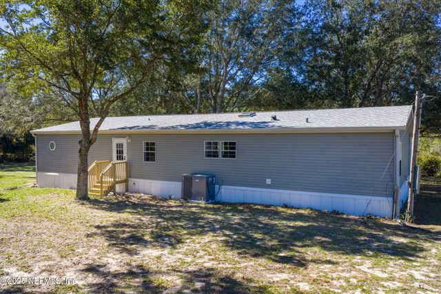 104 COUNTRY LIVING Road, Melrose, FL 32666