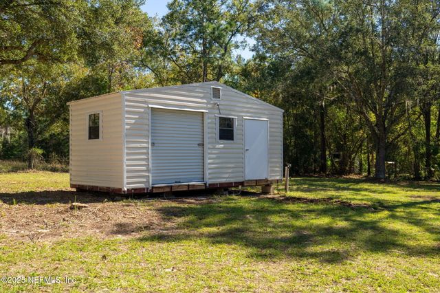 104 COUNTRY LIVING Road, Melrose, FL 32666