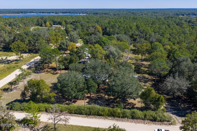 104 COUNTRY LIVING Road, Melrose, FL 32666