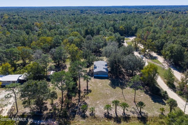 104 COUNTRY LIVING Road, Melrose, FL 32666