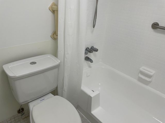 608 SW Natura Blvd 105, Deerfield Beach, FL 33441