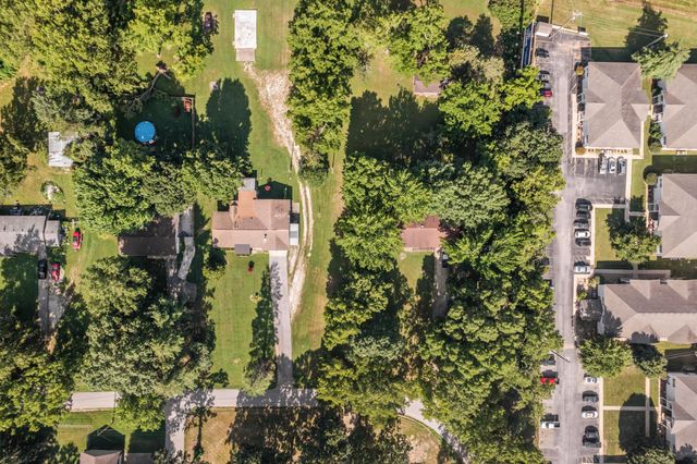 1721 N Pine Street, Nixa, MO 65714