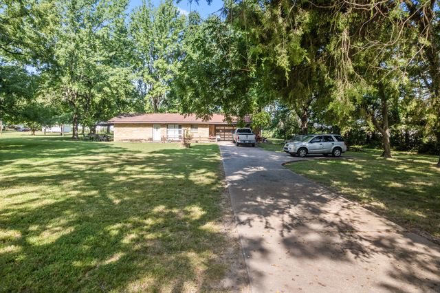 1721 N Pine Street, Nixa, MO 65714