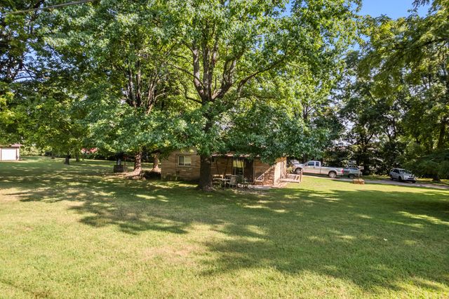 1721 N Pine Street, Nixa, MO 65714