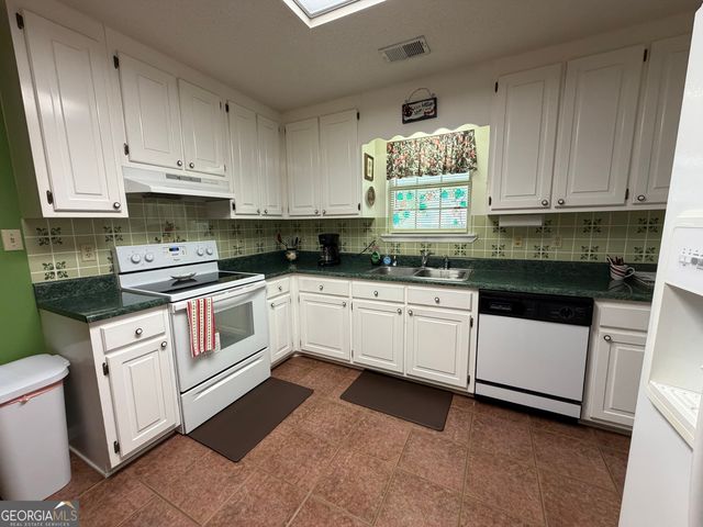 202 Kingswood Drive, Dublin, GA 31021
