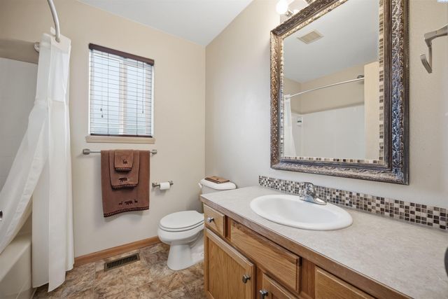 6302 Osburn Ct, West Richland, WA 99353