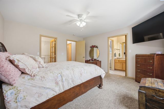 6302 Osburn Ct, West Richland, WA 99353