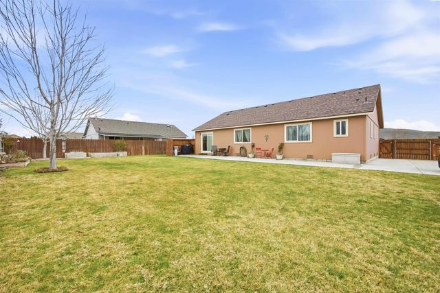 6302 Osburn Ct, West Richland, WA 99353