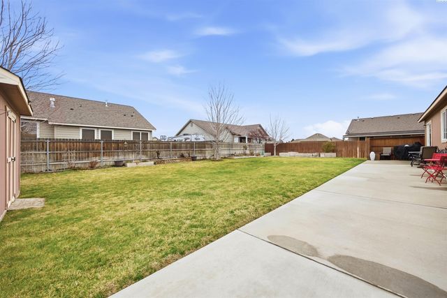 6302 Osburn Ct, West Richland, WA 99353