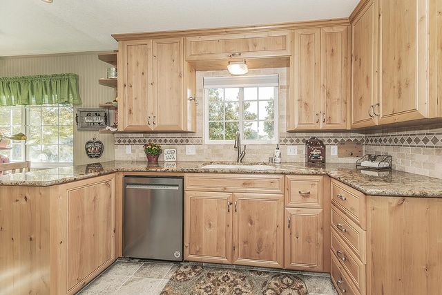 6076 N Spalding Avenue, Fresno, CA 93710