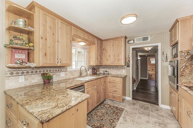 6076 N Spalding Avenue, Fresno, CA 93710