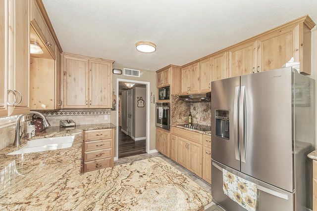 6076 N Spalding Avenue, Fresno, CA 93710