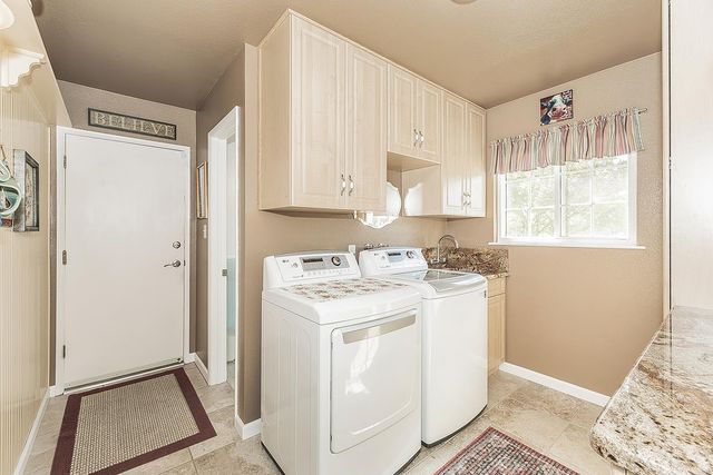 6076 N Spalding Avenue, Fresno, CA 93710