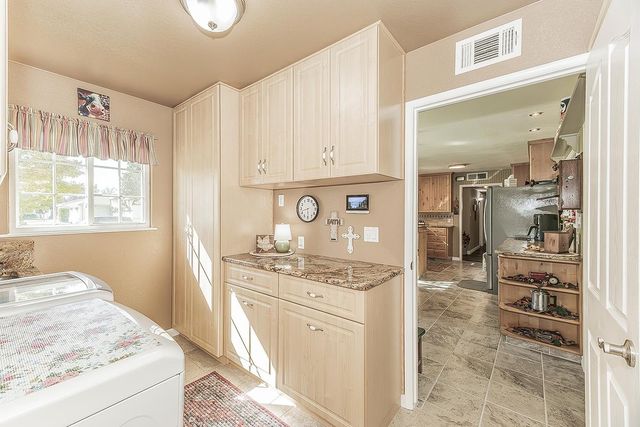 6076 N Spalding Avenue, Fresno, CA 93710