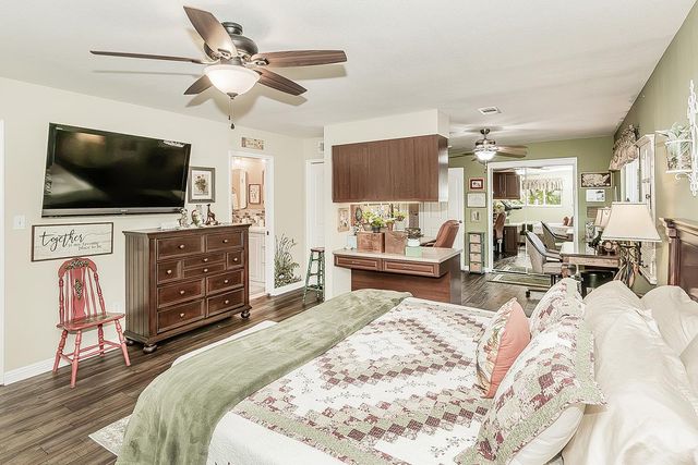 6076 N Spalding Avenue, Fresno, CA 93710