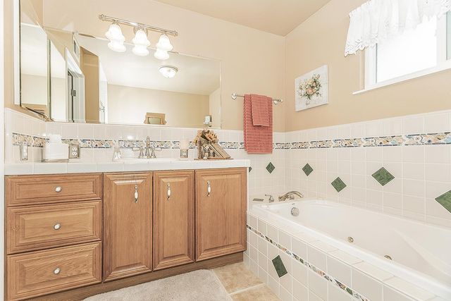 6076 N Spalding Avenue, Fresno, CA 93710