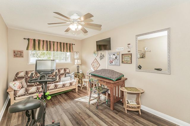 6076 N Spalding Avenue, Fresno, CA 93710