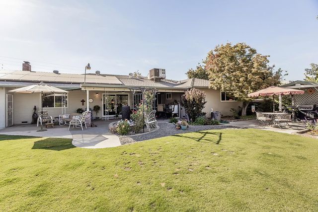 6076 N Spalding Avenue, Fresno, CA 93710