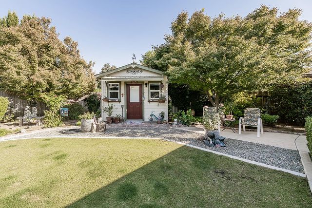 6076 N Spalding Avenue, Fresno, CA 93710