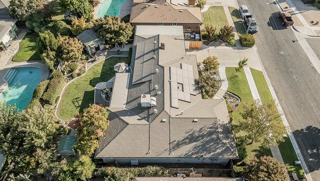 6076 N Spalding Avenue, Fresno, CA 93710