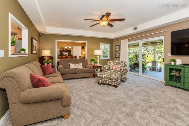 6076 N Spalding Avenue, Fresno, CA 93710