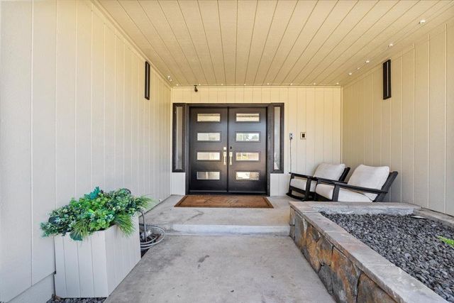 770 Mulholand Dr, Ripon, CA 95366
