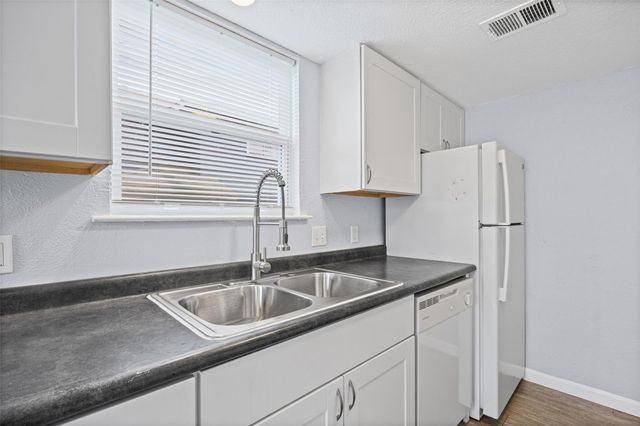 2615 Ektom DR A, Austin, TX 78745