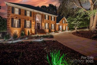 555 19th Avenue Lane NW, Hickory, NC 28601