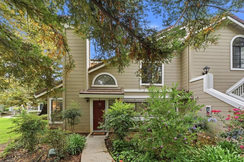 Image 1 of property listing at 2561 Yerba Bank, San Jose, CA 95121