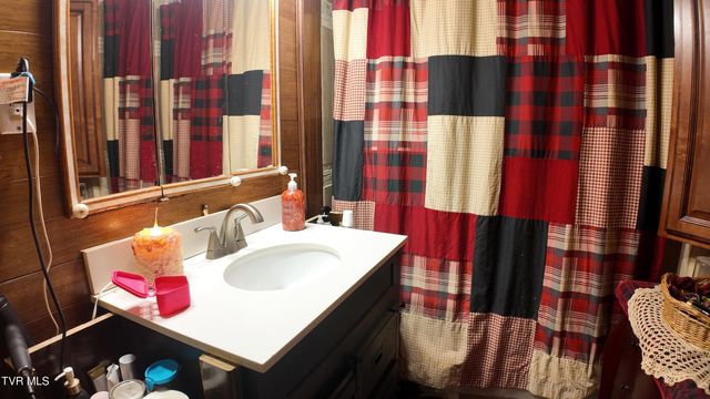 651 Broyles Avenue, Erwin, TN 37650