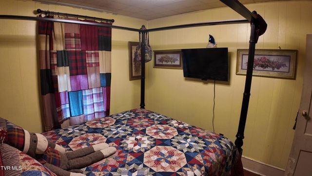 651 Broyles Avenue, Erwin, TN 37650