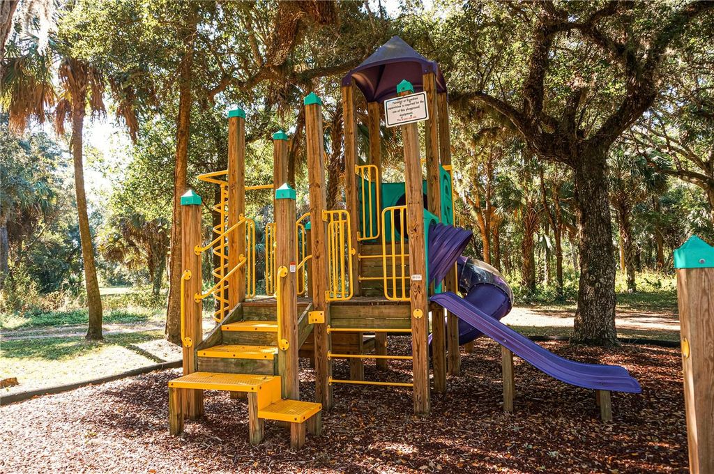 Image 32 of property listing at 17200 ACAPULCO ROAD 123, Punta Gorda, FL 33955