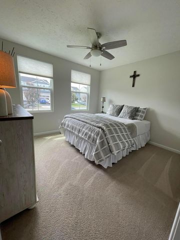 1958 Lake Crest Drive, Grove City, OH 43123