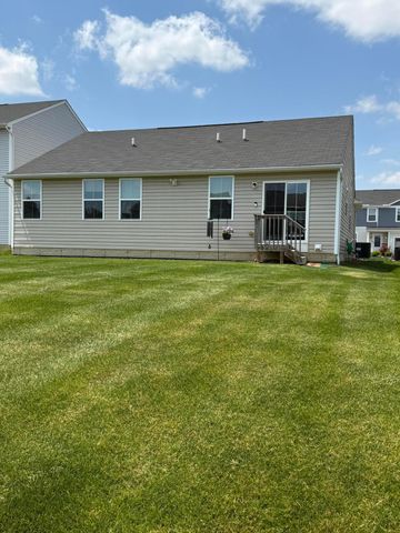 1958 Lake Crest Drive, Grove City, OH 43123