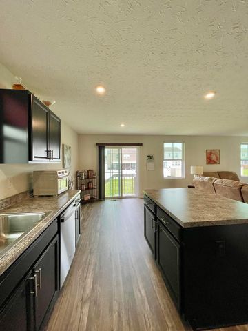 1958 Lake Crest Drive, Grove City, OH 43123