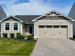1958 Lake Crest Drive, Grove City, OH 43123