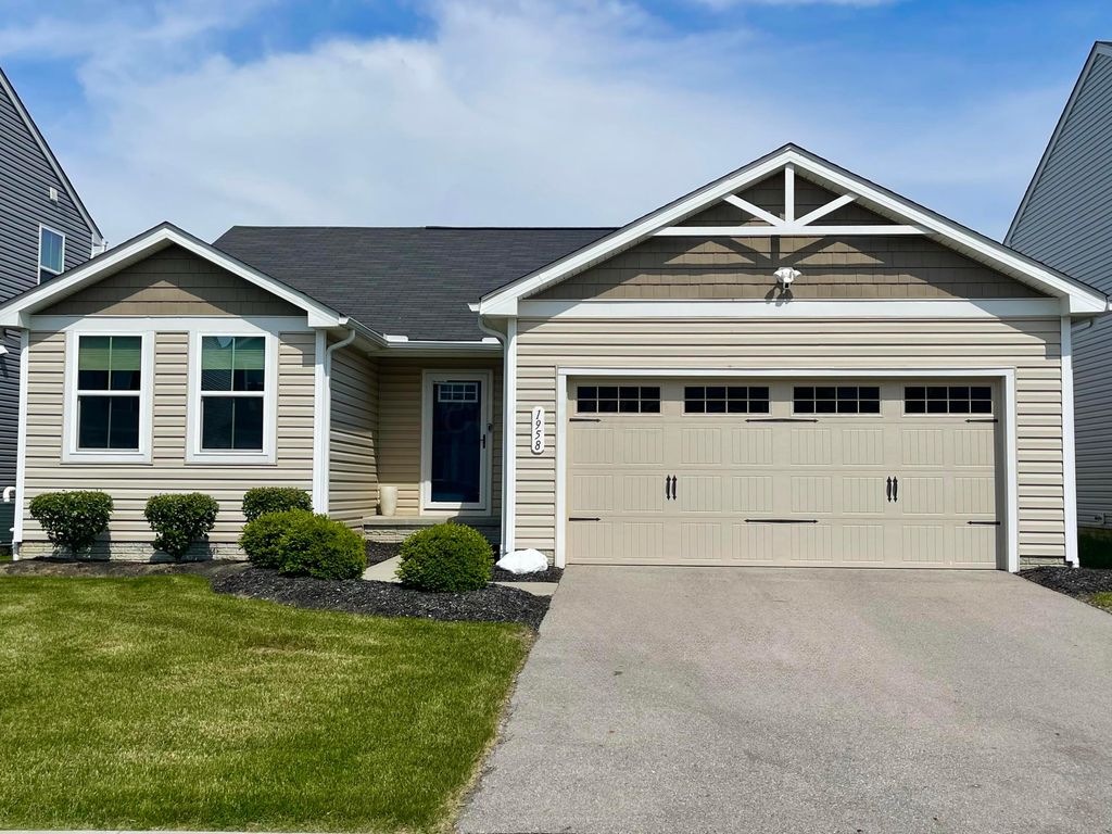 1958 Lake Crest Drive, Grove City, OH 43123