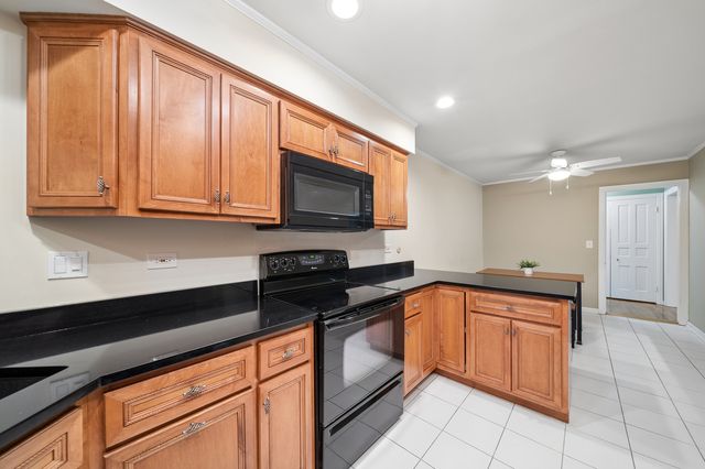 7319 Colony Lane 2G, Frankfort, IL 60423