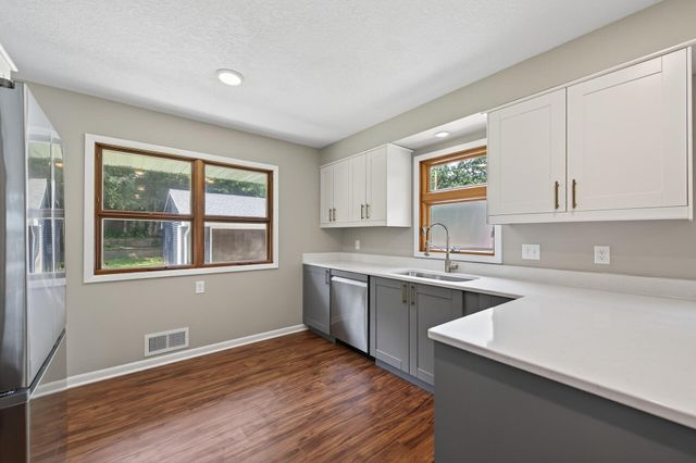 509 Indiana Avenue N, Golden Valley, MN 55422