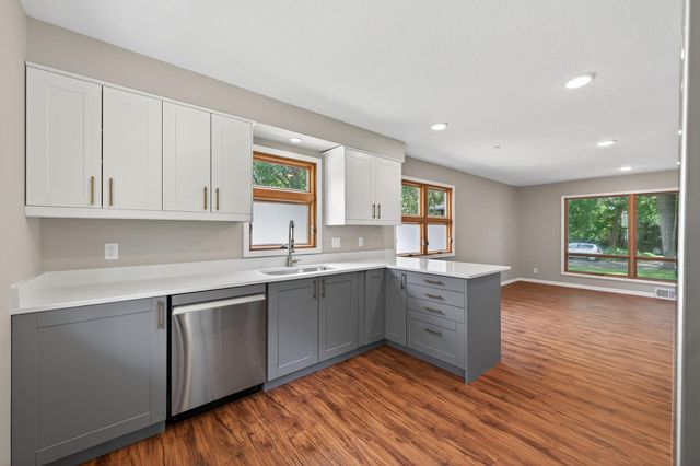 509 Indiana Avenue N, Golden Valley, MN 55422