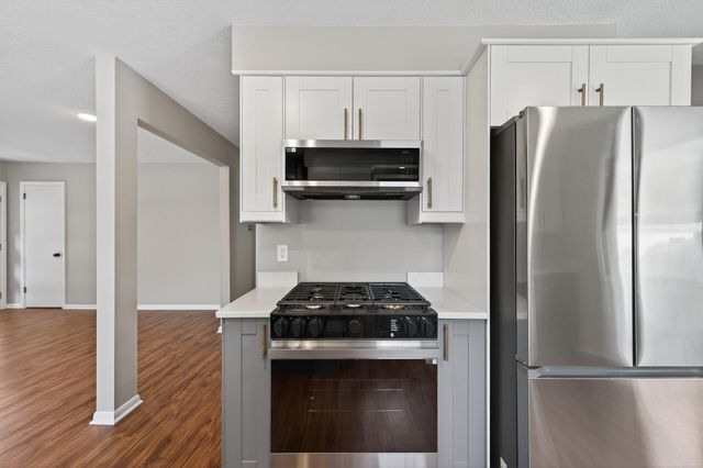509 Indiana Avenue N, Golden Valley, MN 55422
