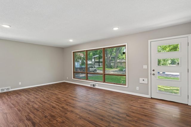 509 Indiana Avenue N, Golden Valley, MN 55422